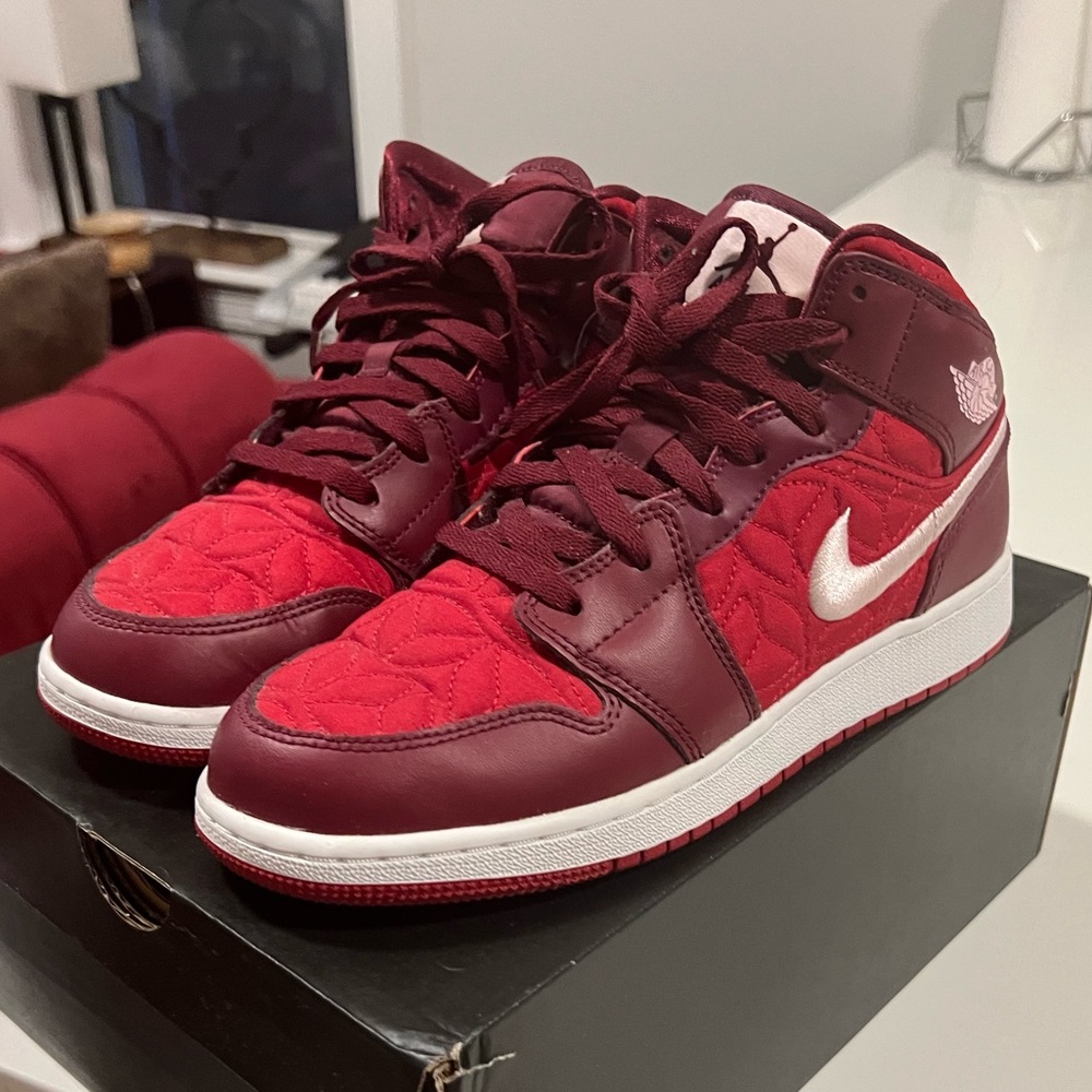 Like new Jordan 1s